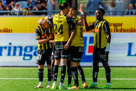 Häckens Amor Layouni och Zeidane Inoussa jublar