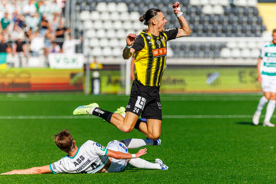 Västerås Max Larsson och Häckens Amor Layouni