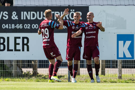 Gefles Gustav Friberg  och Anton Lundin jublar