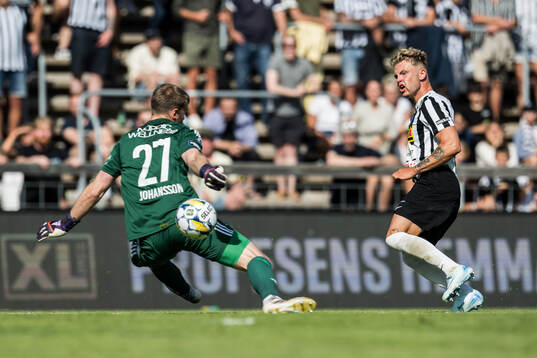 Gefles målvakt Tobias Johansson och Landskronas Frederik