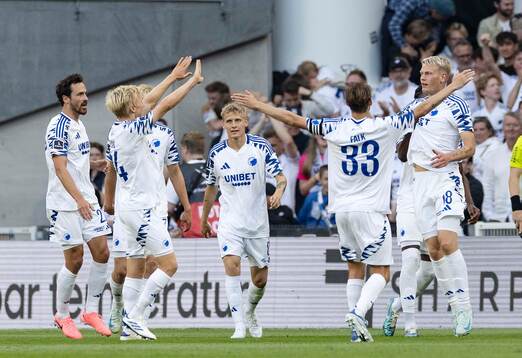 [DK=20240727: FC Københavns spillere jubler med målscorer
