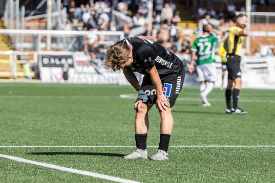 Örebros Oskar Käck deppar