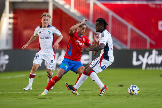 Helsingborgs Ervin Gigovic och Östers Manasse Kusu