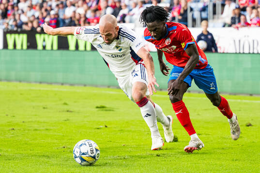 Östers Sebastian Hedlund och Helsingborgs Benjamin Acquah