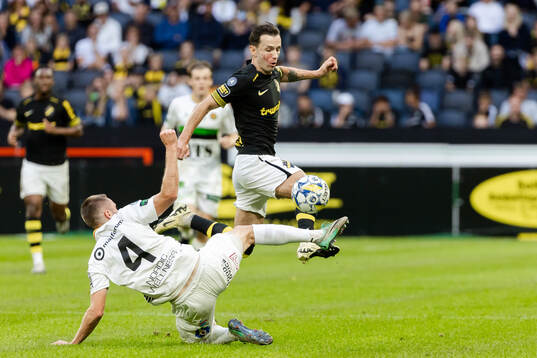 AIKs Bersant Celina och GAISs Axel Norén