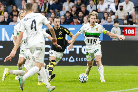 AIKs Bersant Celina och GAISs August Wängberg