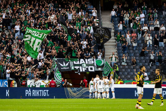 GAISs Gustav Lundgren och lagkamrater jublar