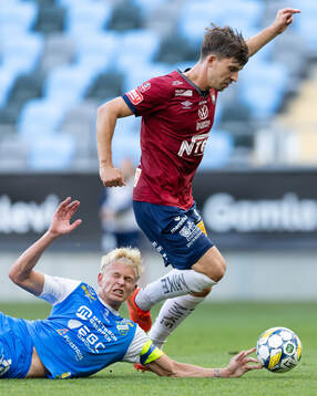 IK Oddevolds Philip Engelbrektsson faller