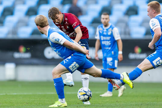Örgrytes Noah Christoffersson skjuter 4-2