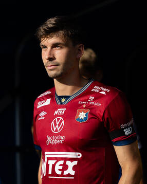Örgrytes Daniel Paulson innan fotbollsmatchen i Superettan