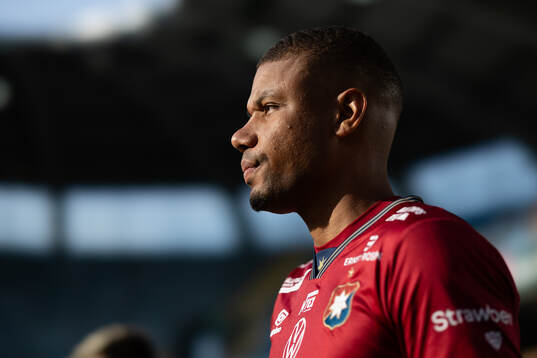 Örgrytes Mikael Dyrestam innan fotbollsmatchen i