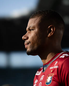 Örgrytes Mikael Dyrestam innan fotbollsmatchen i