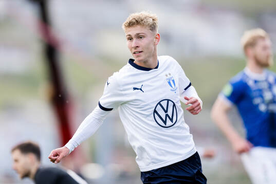 Hugo Bolin of Malmö FF celebrates the 1-1 goal