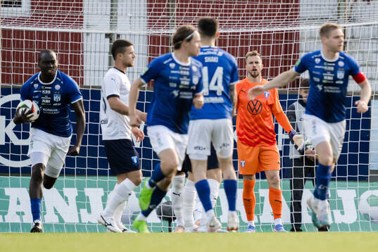Goalkeeper Ricardo Friedrich of Malmö FF looks dejected