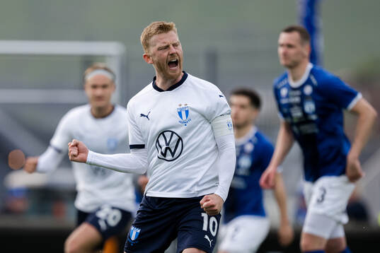Anders Christiansen of Malmö FF celebrates the 1-2 goal