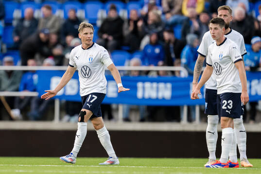 Jens Stryger Larsen of Malmö FF looks dejected