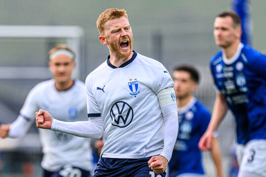 Anders Christiansen of Malmö FF celebrates scoring 1-2