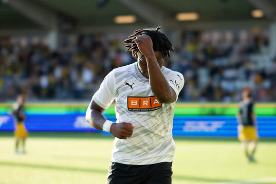 Jeremy Agbonifo of Häcken celebrates the 2-1 goal