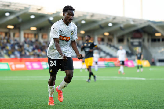 Severin Nioule of Häcken celebrates