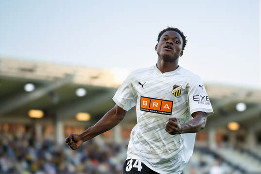 Severin Nioule of Häcken celebrates