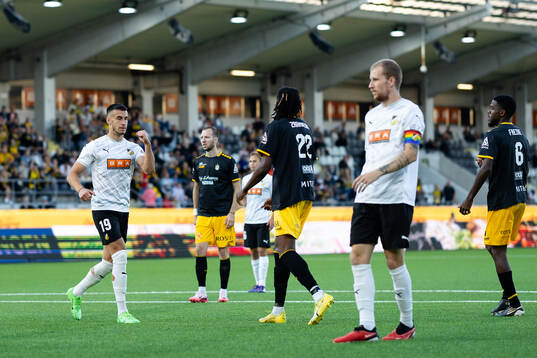 Srdjan Hrstic of Häcken celebrates