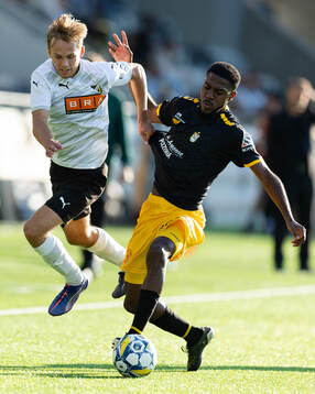 Pontus Dahbo of Häcken and Bruno Frere of Diddeleng
