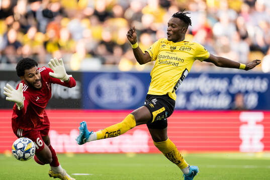 Jalal Abdullai of Elfsborg scores the 1-0 goal behind