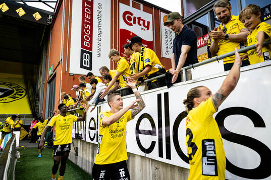 Players of Elfsborg celebrate