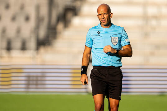Referee Luis Godinho