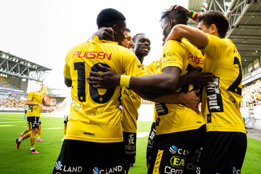 Players of Elfsborg celebrate