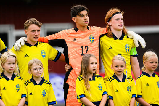 Sveriges målvakt Kristian Marinkovic