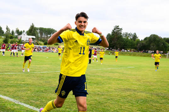 Sveriges Milian Öberg jublar