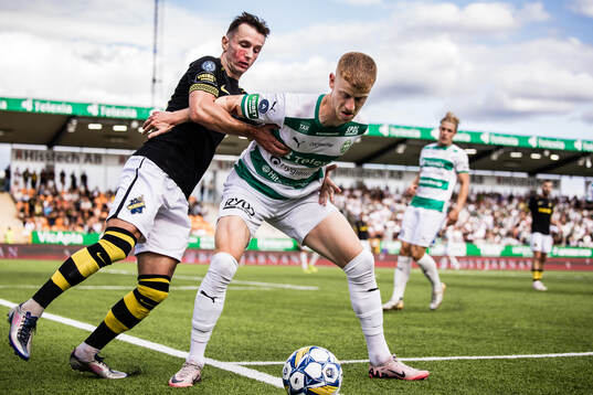 AIKs Bersant Celina och Västerås Daniel Ask