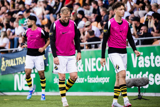 AIKs John Guidetti värmer upp