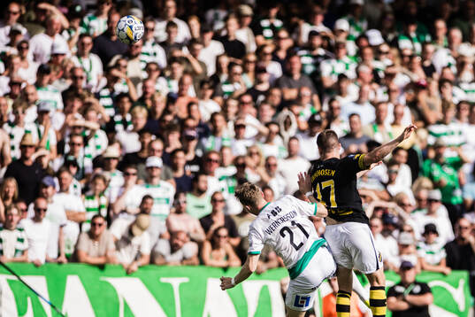 Västerås Victor Wernersson och AIKs Mads Thychosen