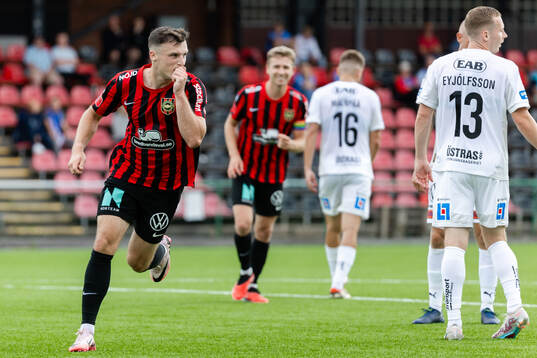 Brommapojkarnas Adam Skanning Jakobsen jublar
