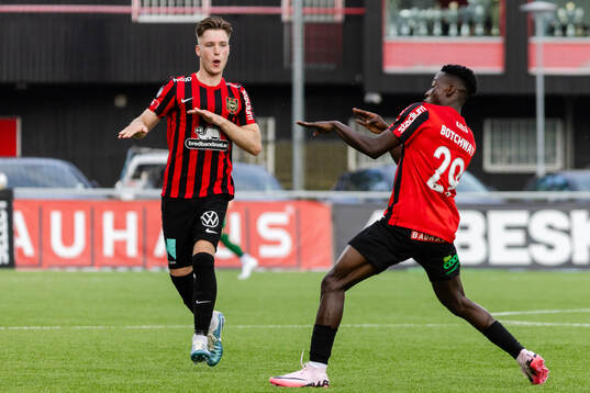 Brommapojkarnas Evans Botchway jublar