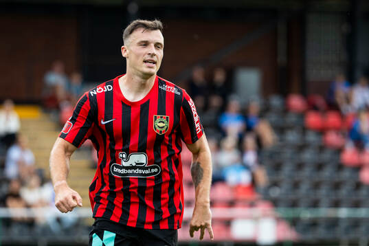 Brommapojkarnas Adam Skanning Jakobsen jublar 2-1