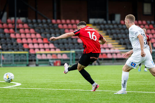 Brommapojkarnas Adam Skanning Jakobsen gör 2-1