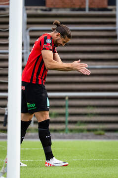 Brommapojkarnas Nikola Vasic deppar