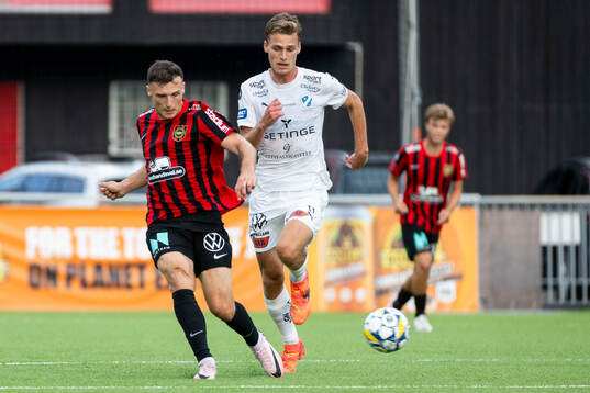 Brommapojkarnas Adam Skanning Jakobsen och Halmstads