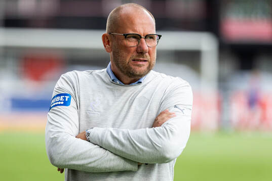 Halmstads tränare Magnus Haglund innan fotbollsmatchen i