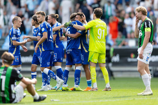 IFK Norrköpings spelare jublar