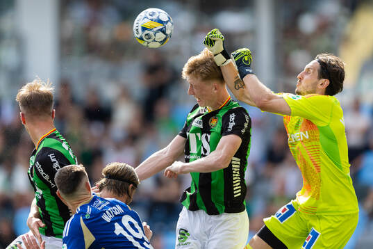 GAIS Filip Beckman och IFK Norrköpings målvakt David