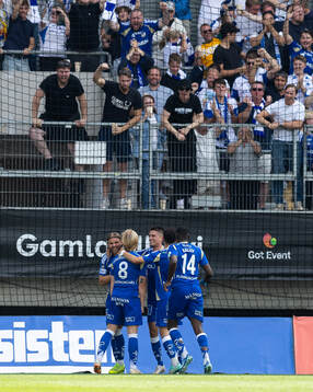 IFK Norrköpings Isak Andri Sigurgeirsson jublar med