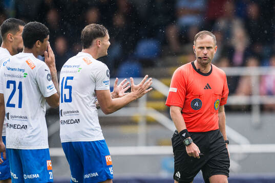 Värnamos Michael Steinwender och Domare Richard Sundell