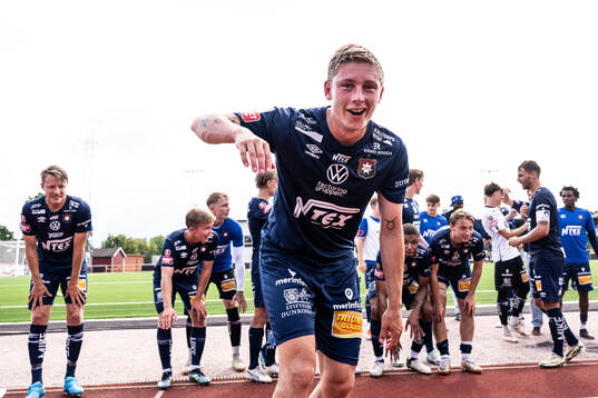 Örgrytes Anton Andreasson jublar