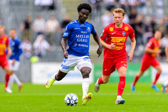 Trelleborgs Samuel Asoma och Landskronas Adam Egnell