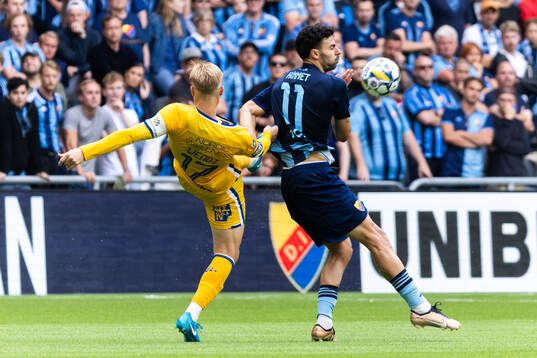 IFK Göteborgs Oscar Wendt och Djurgårdens Deniz Hummet