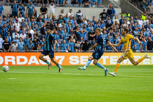 Djurgårdens Oskar Fallenius och IFK Göteborgs Emil